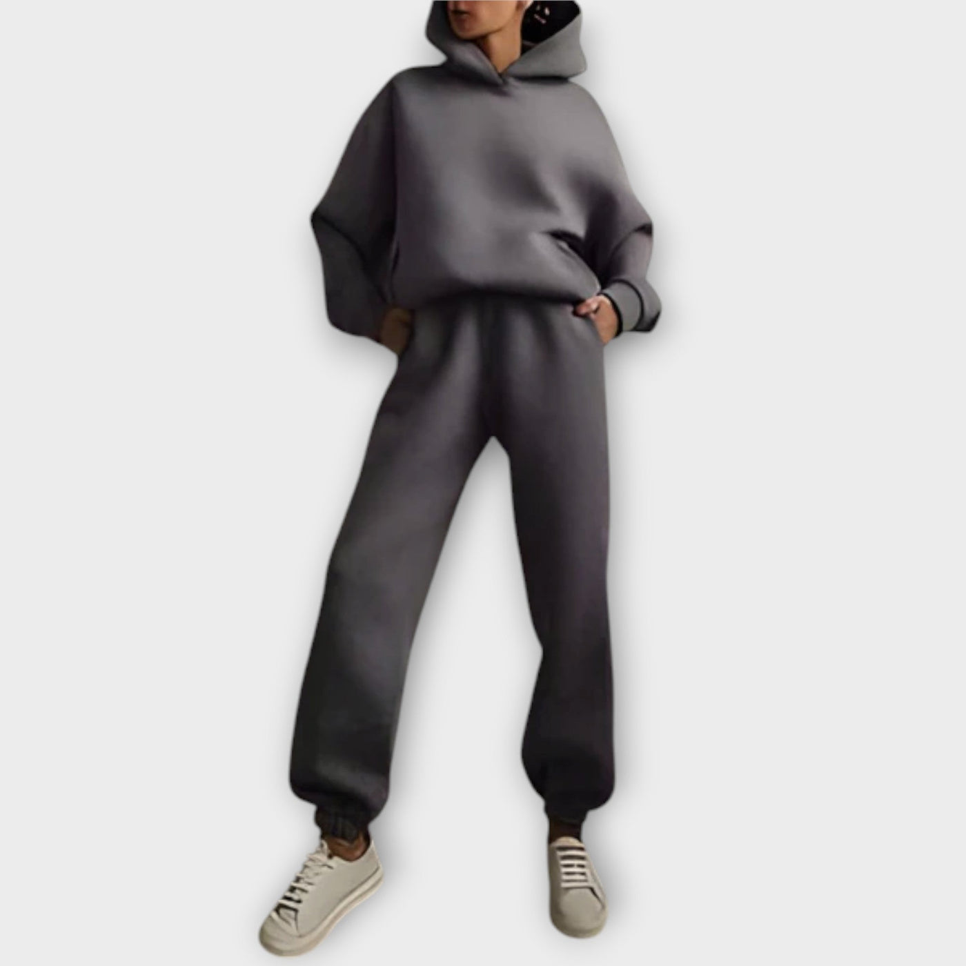 Talia - Trendy Sweatsuit