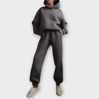 Talia - Trendy Sweatsuit